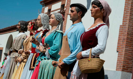 Comparsa Gigantes y Cabezudos