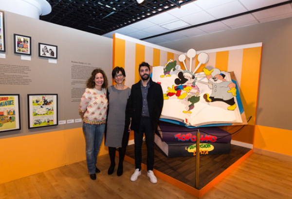 La alcaldesa, Susana Pérez Quislant, inaugura la exposición Mickey y Donald todo un arte (Se abre en ventana nueva)