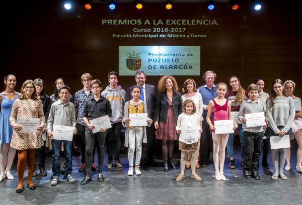 Entrega d epremios a la excelencia de los alumnos de la EMMD