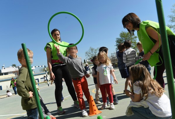 Escolares de la ciudad en un Easter School de ediciones anteriores