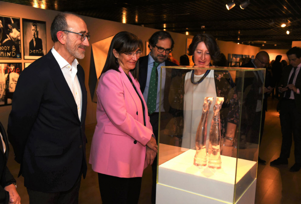 Susana Pérez Quislant en la inauguración de la exposición de la Fundación Coca Cola