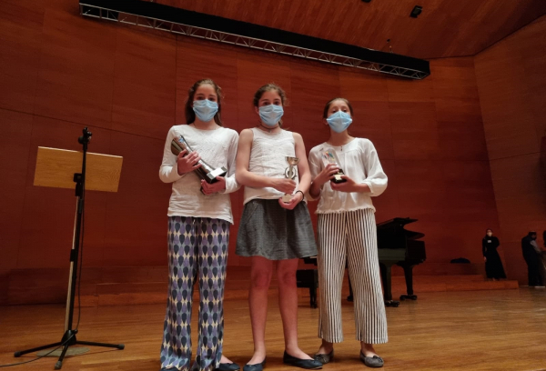 Carla, Manuela y Ana Blasco Caprile son tres hermanas y prodigiosas del piano y violín