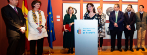 La alcaldesa, Susana Pérez Quislant, en la inauguración de la exposición de Martín Chirino